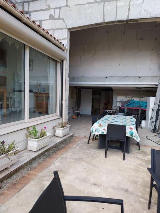 Le Lys Apartment Saintes Luaran gambar